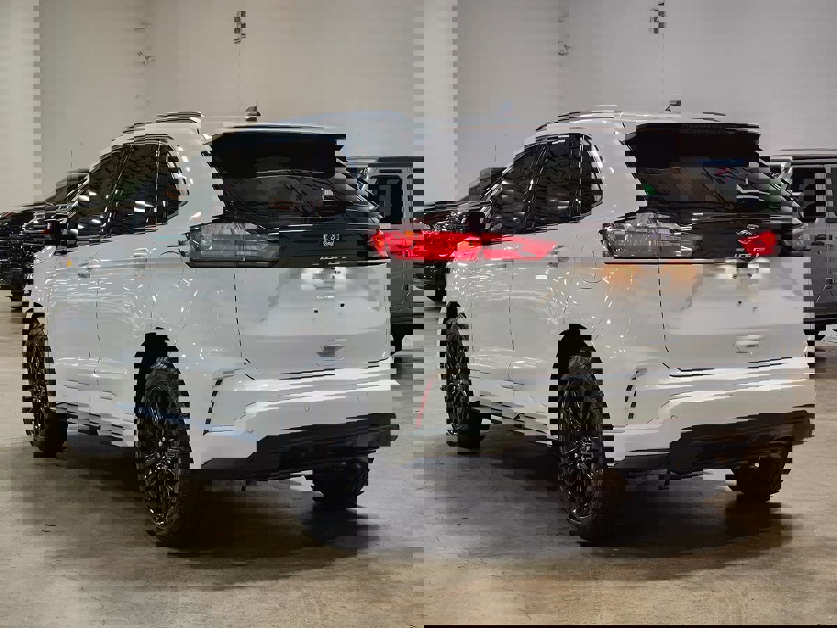 Used 2024 Ford Edge ST-Line image 11