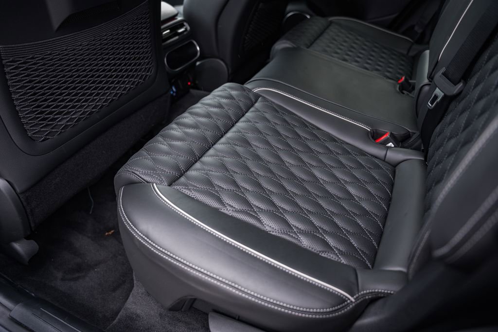 Used 2025 Genesis GV70 3.5T Sport w/ Sport Advanced Package image 32