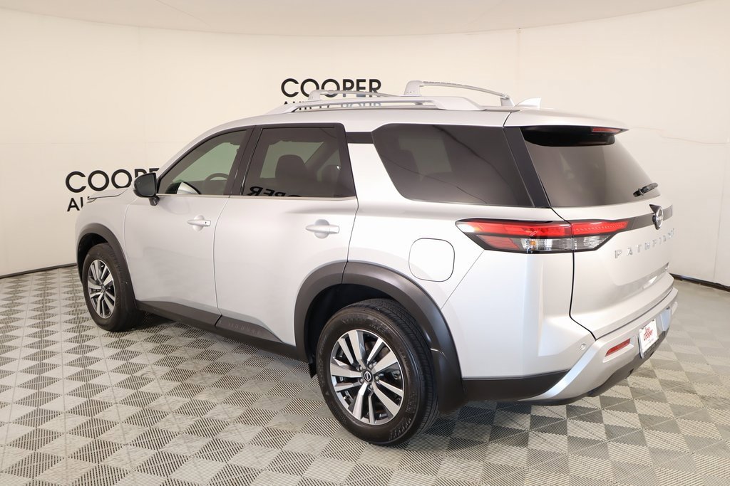 Used 2024 Nissan Pathfinder SL w/ Cargo Package image 24