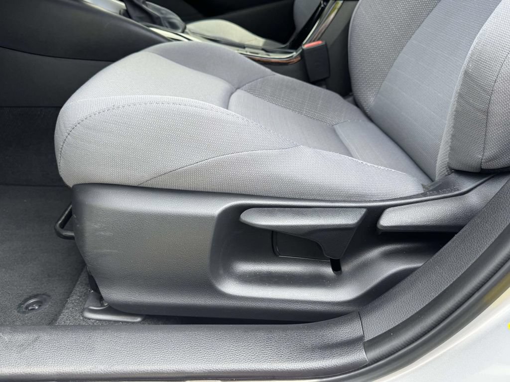 Used 2024 Toyota Corolla SE FWD image 19
