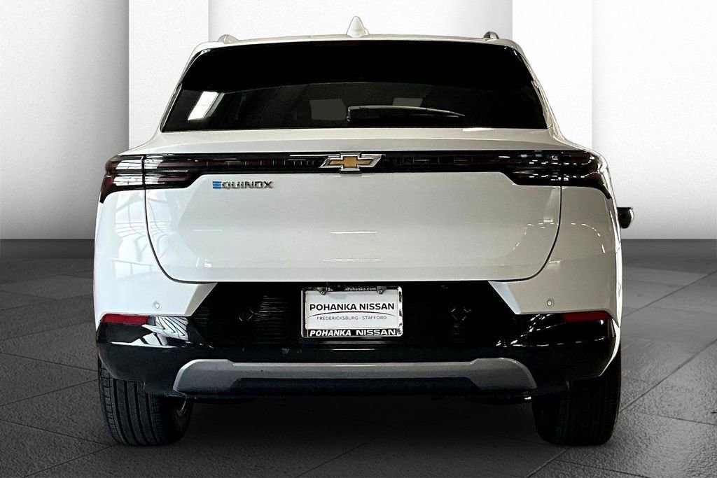 Used 2025 Chevrolet Equinox EV LT image 3