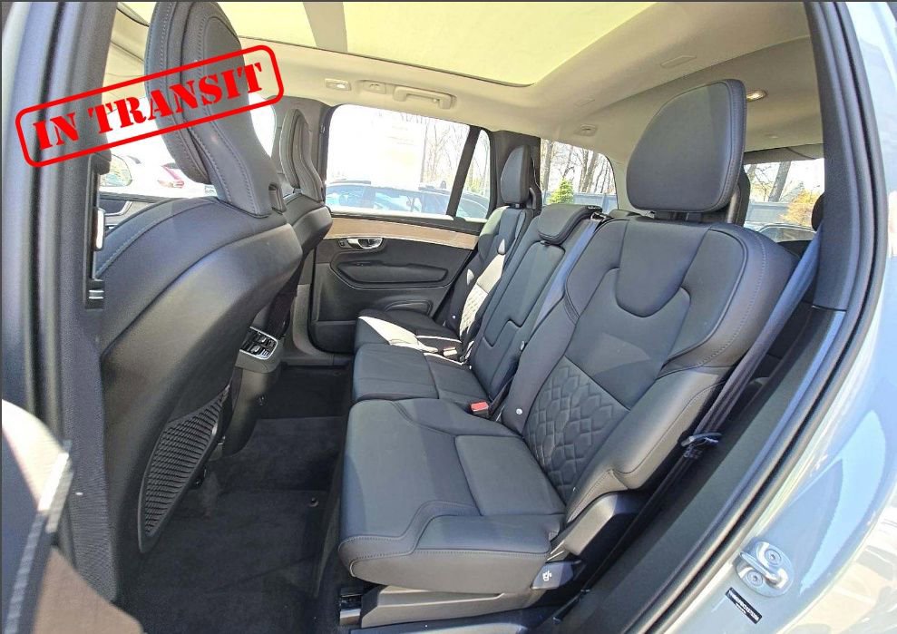 Used 2025 Volvo XC90 B6 Plus image 12