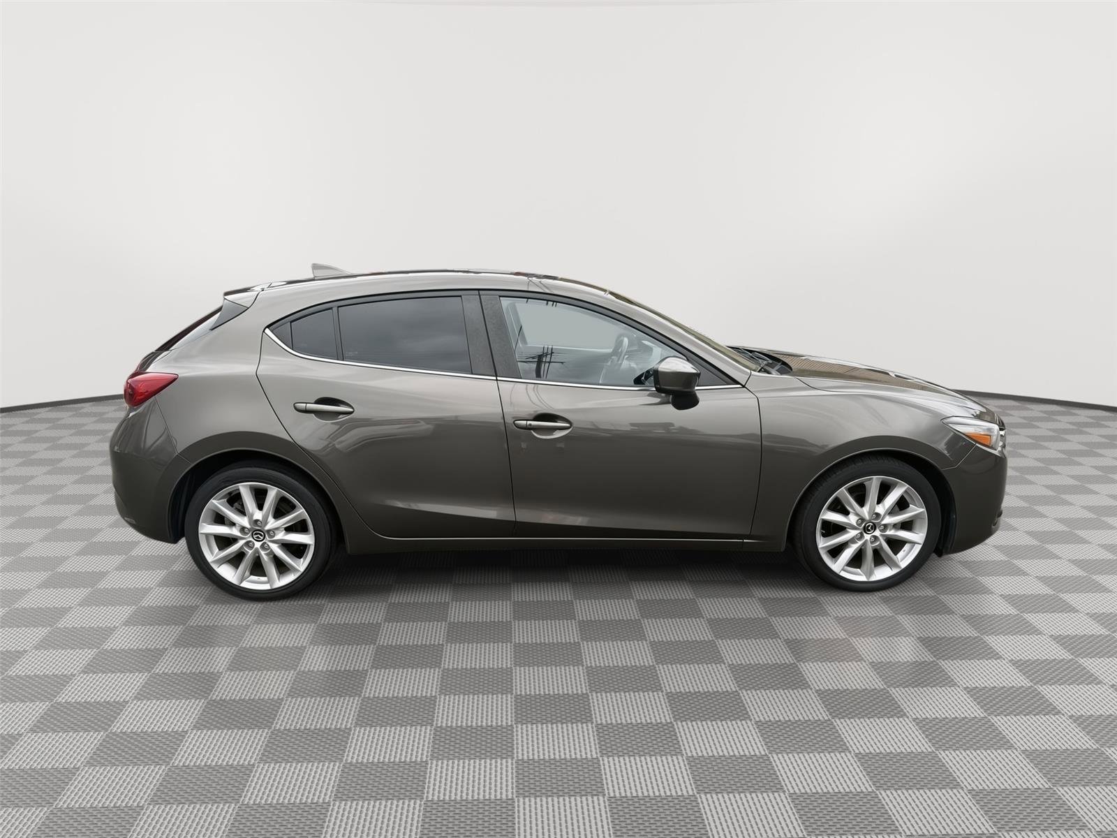 Used 2017 MAZDA MAZDA3 Grand Touring image 6