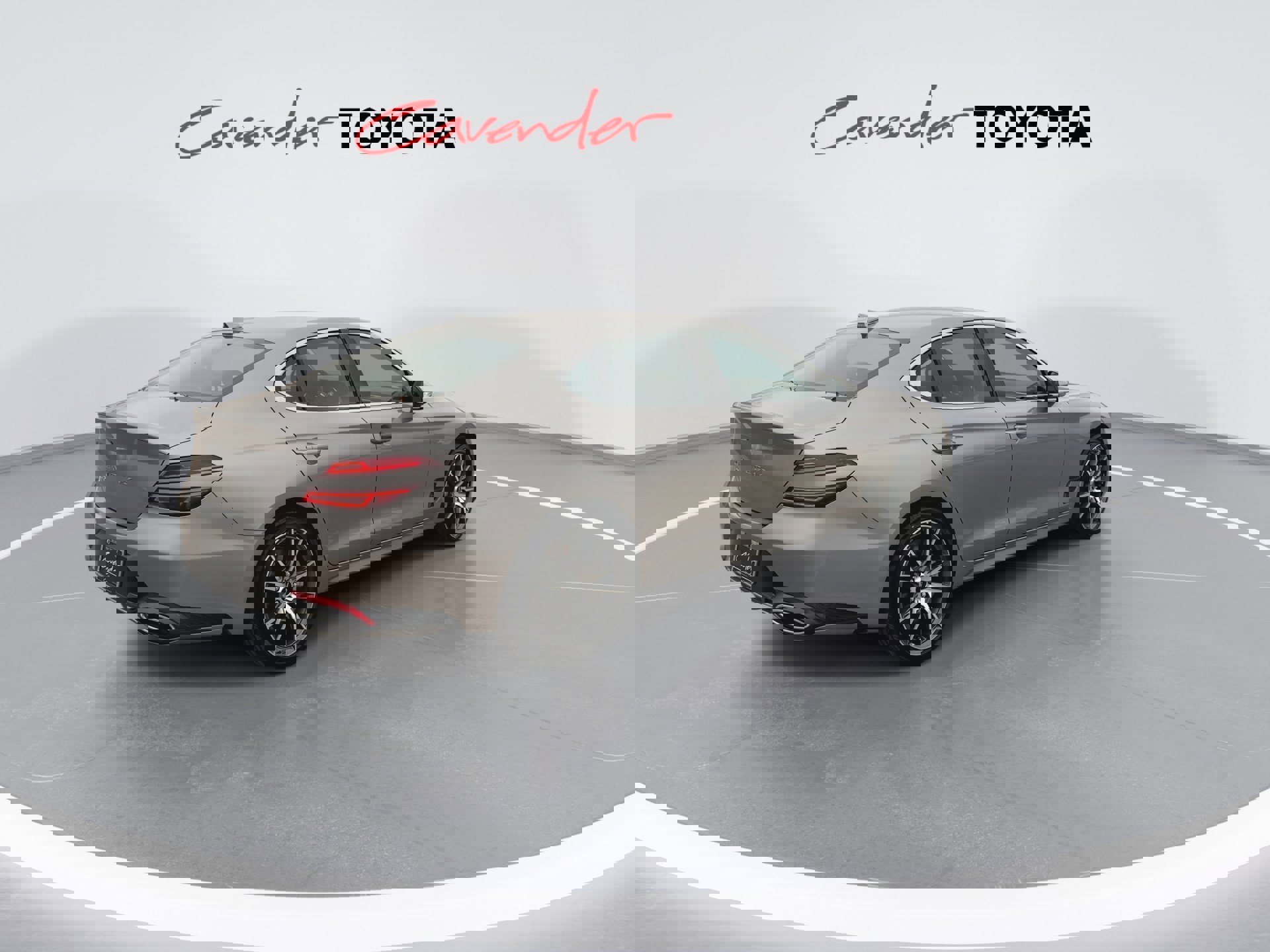 Used 2025 Genesis G70 2.5T image 8