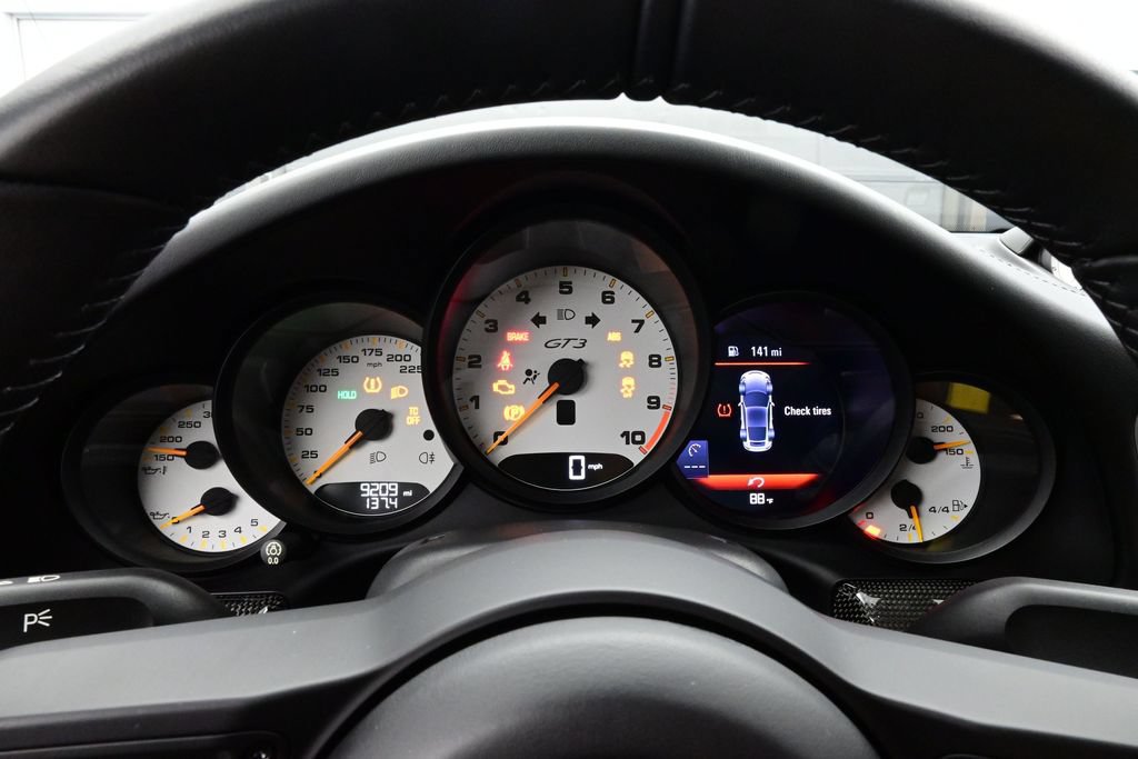 Used 2018 Porsche 911 GT3 RWD image 9