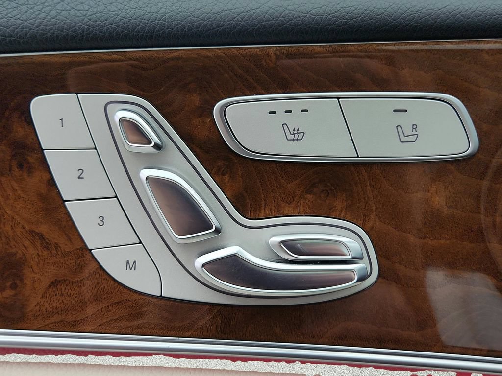 Used 2017 Mercedes-Benz E 300 4MATIC image 19