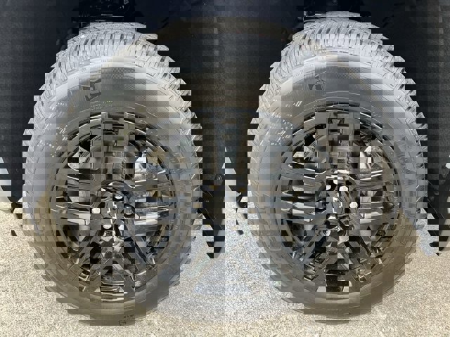 Used 2024 Chevrolet Silverado 1500 Custom w/ Dark Appearance Package image 33