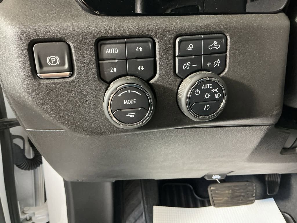 Used 2024 Chevrolet Silverado 2500 LTZ w/ LTZ Convenience Package image 12
