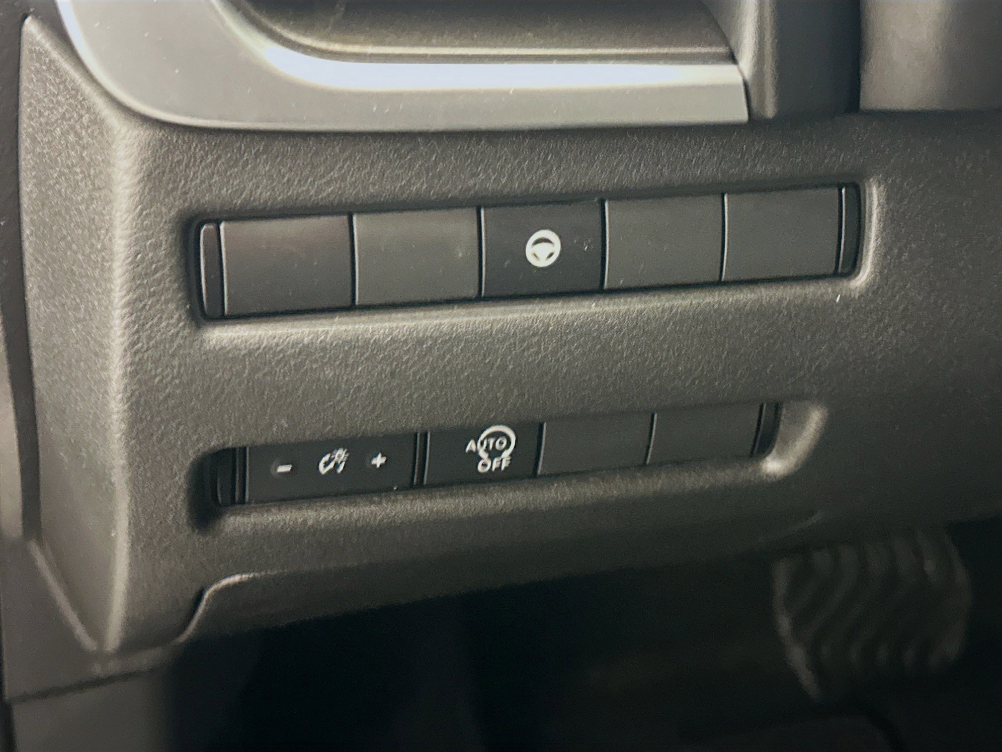 Used 2023 Nissan Rogue SV image 17