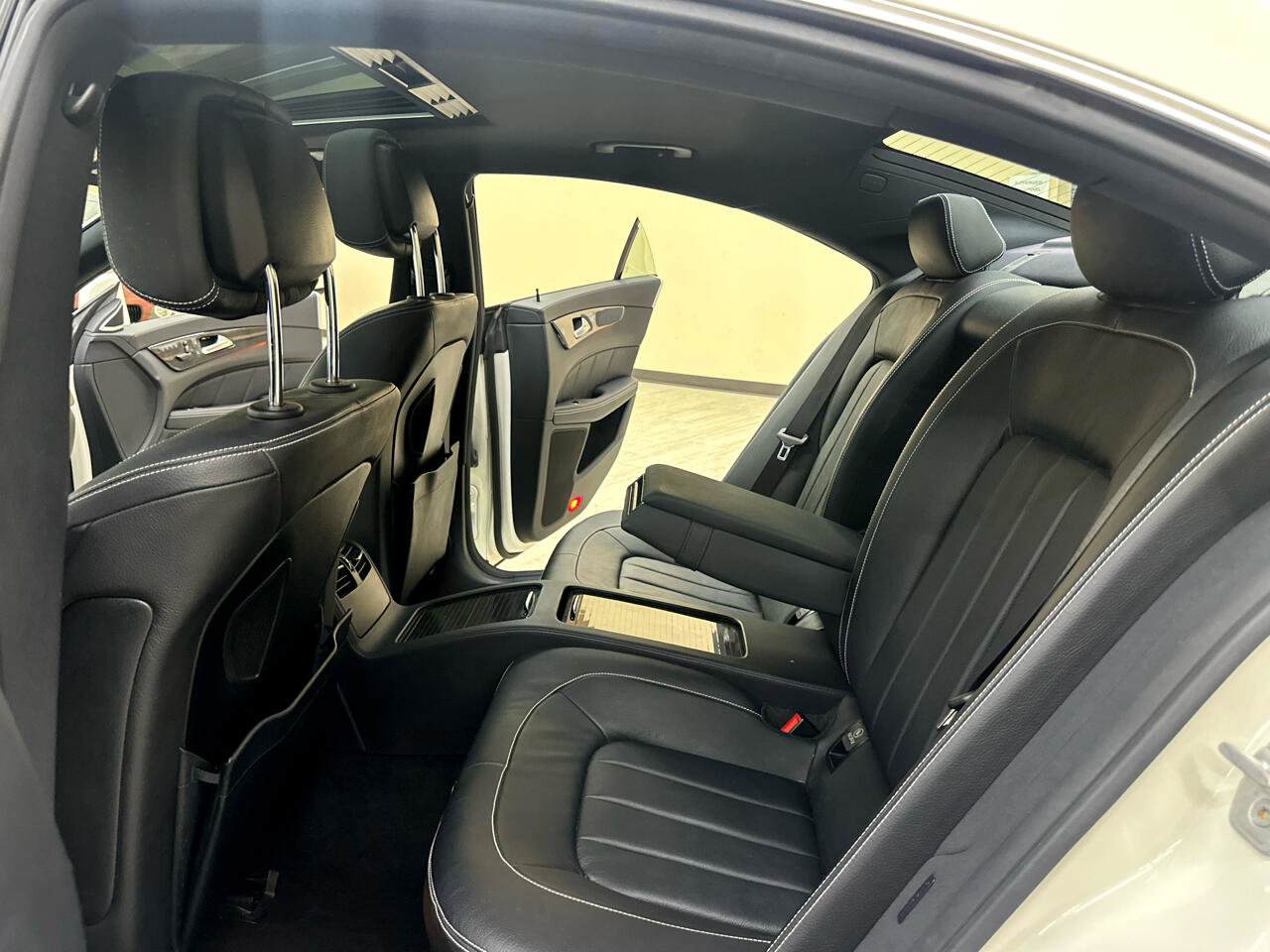 Used 2014 Mercedes-Benz CLS 550 CLS550 4MATIC w/ Premium 1 Package image 32