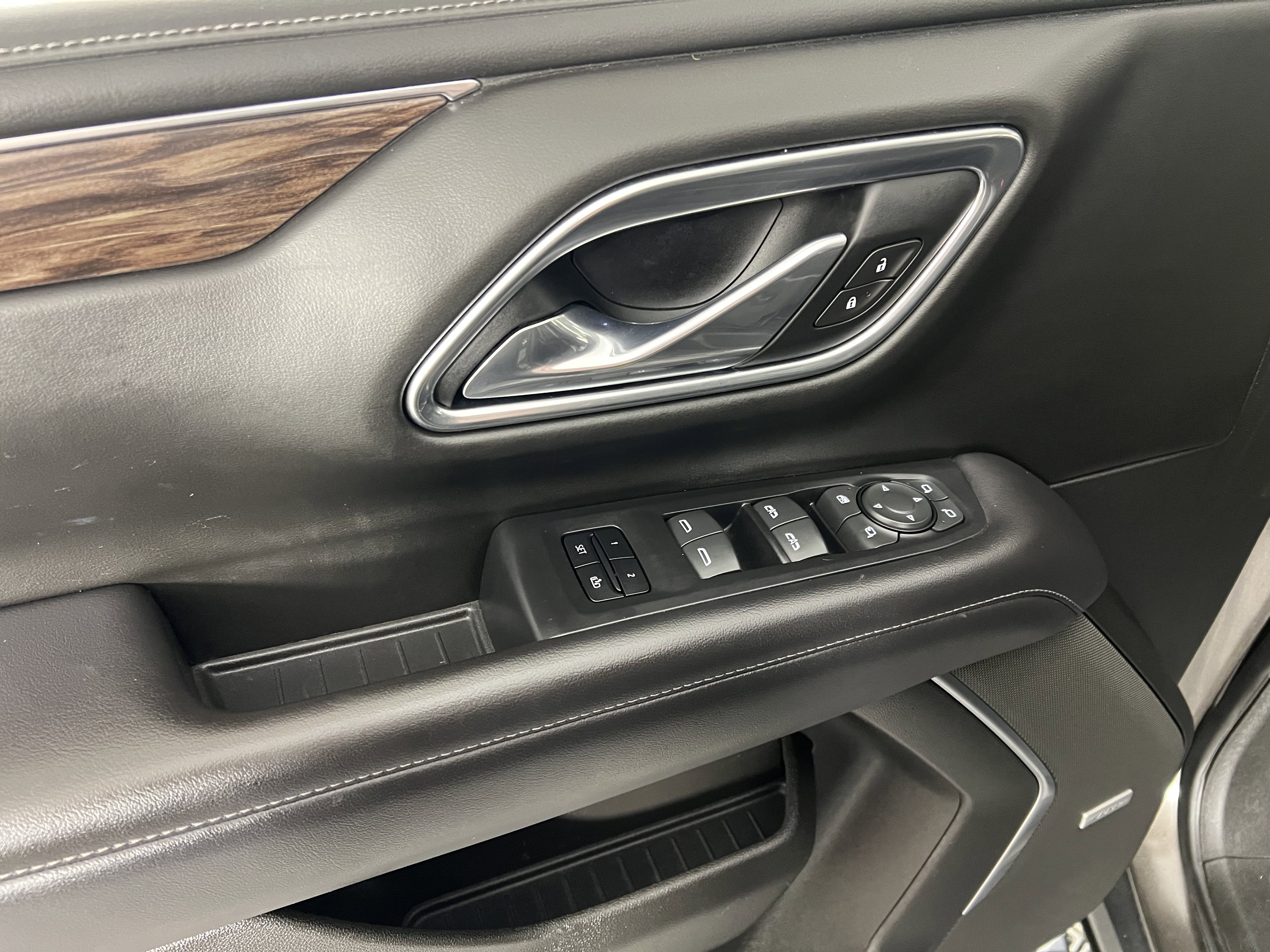 Used 2021 Chevrolet Tahoe Z71 w/ Z71 Signature Package image 16