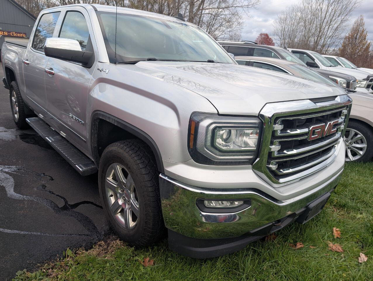 Used 2017 GMC Sierra 1500 SLT image 1