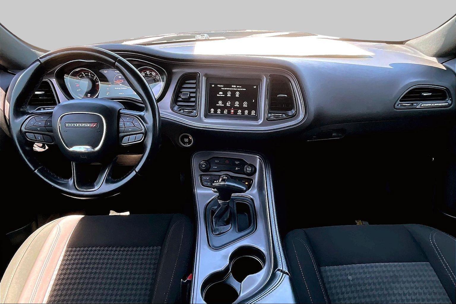 Used 2023 Dodge Challenger SXT RWD image 14