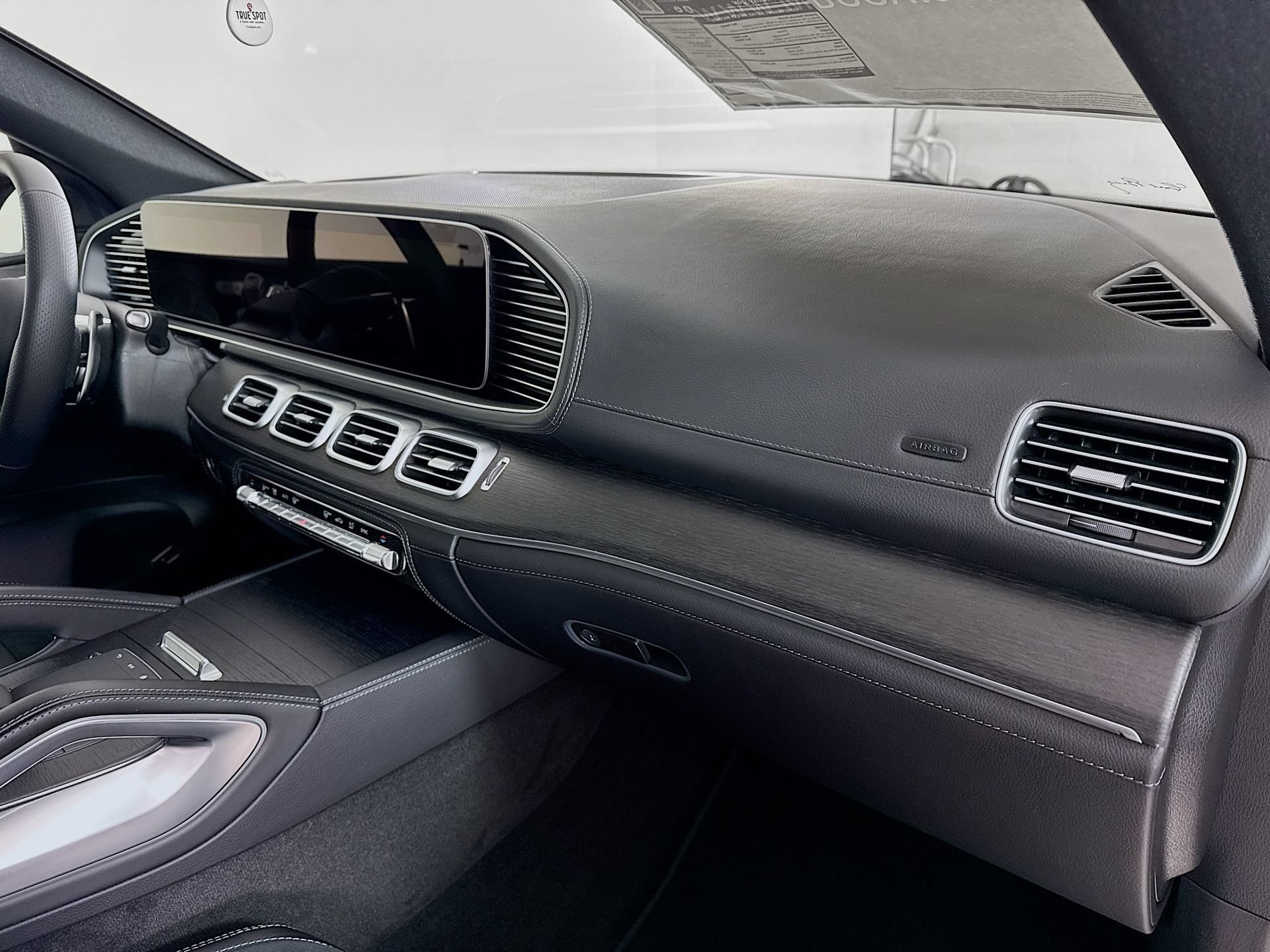 New 2026 Mercedes-Benz GLE 53 AMG 4MATIC Coupe image 32