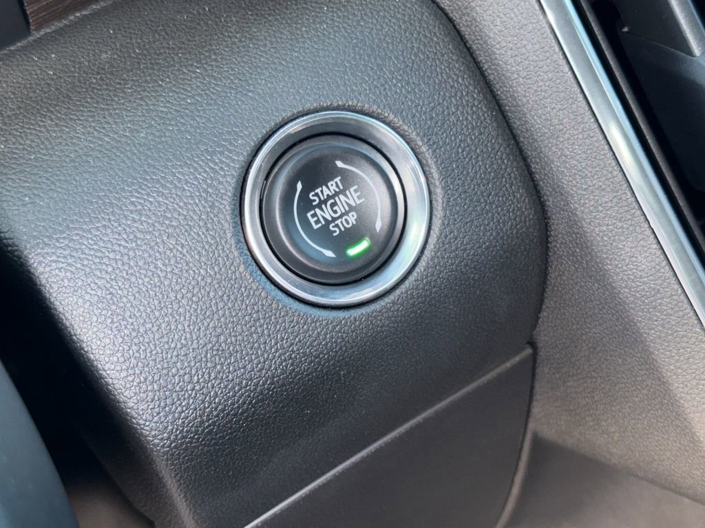 Certified 2026 GMC Acadia Denali w/ Super Cruise Package FWD image 33