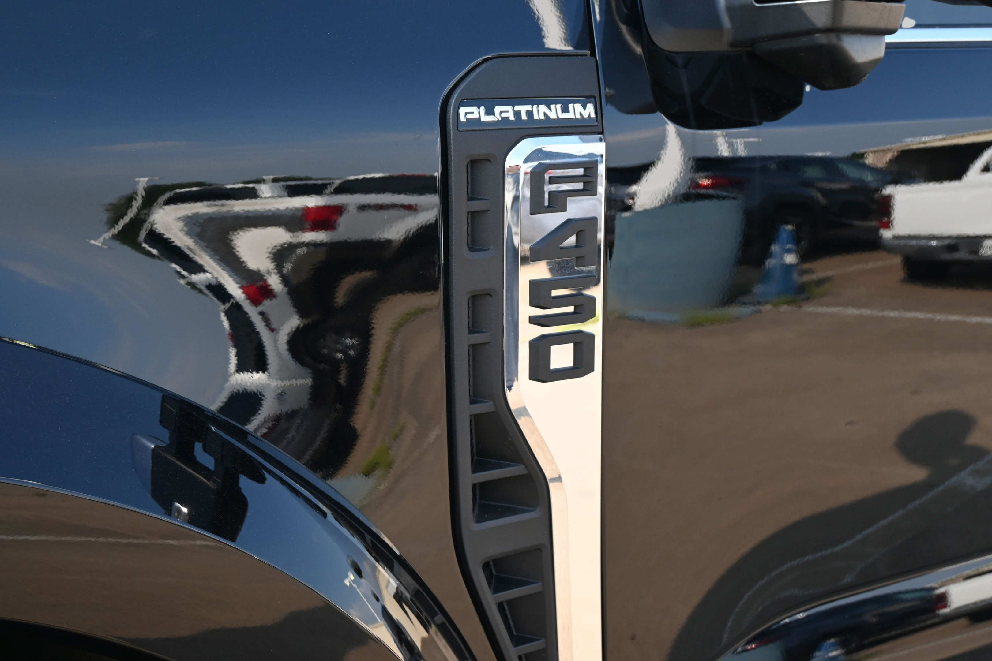 Used 2026 Ford F450 Platinum w/ Platinum Plus Package AWD/4WD image 13