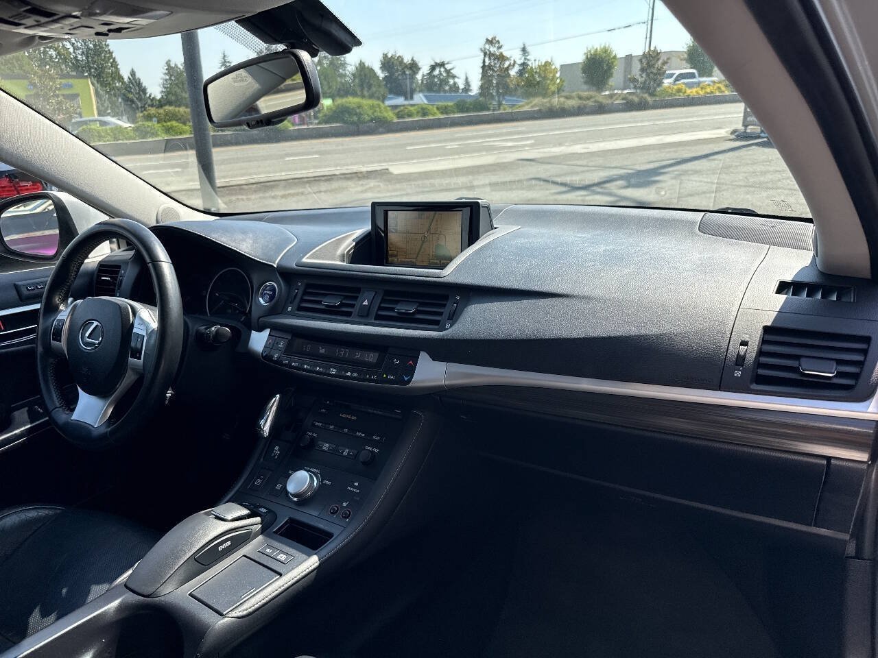 Used 2011 Lexus CT 200h Premium w/ Leather Pkg FWD image 18
