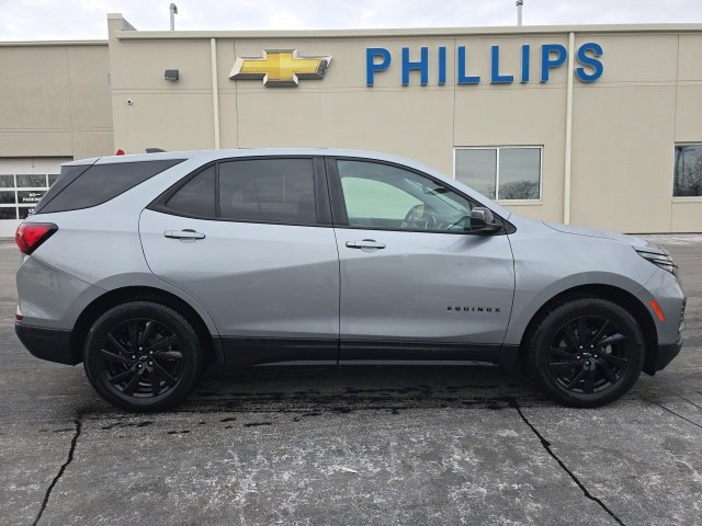 Used 2024 Chevrolet Equinox LS w/ LS Convenience Package image 4