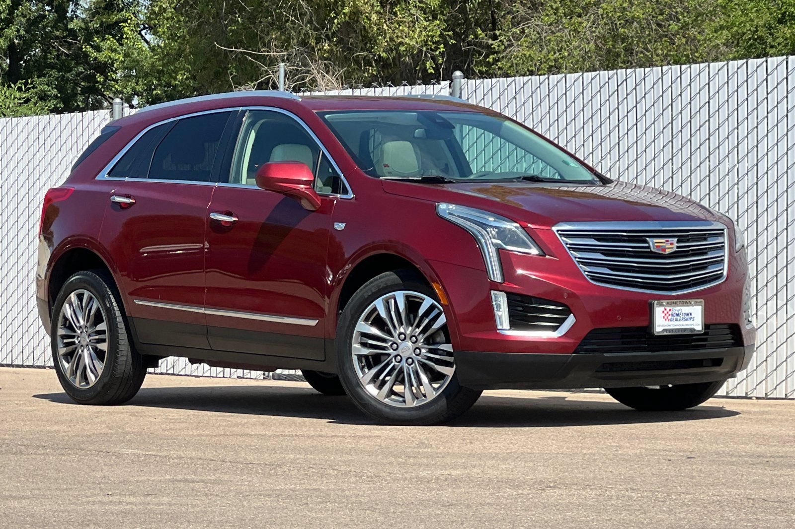 Used 2018 Cadillac XT5 Premium Luxury AWD/4WD image 2