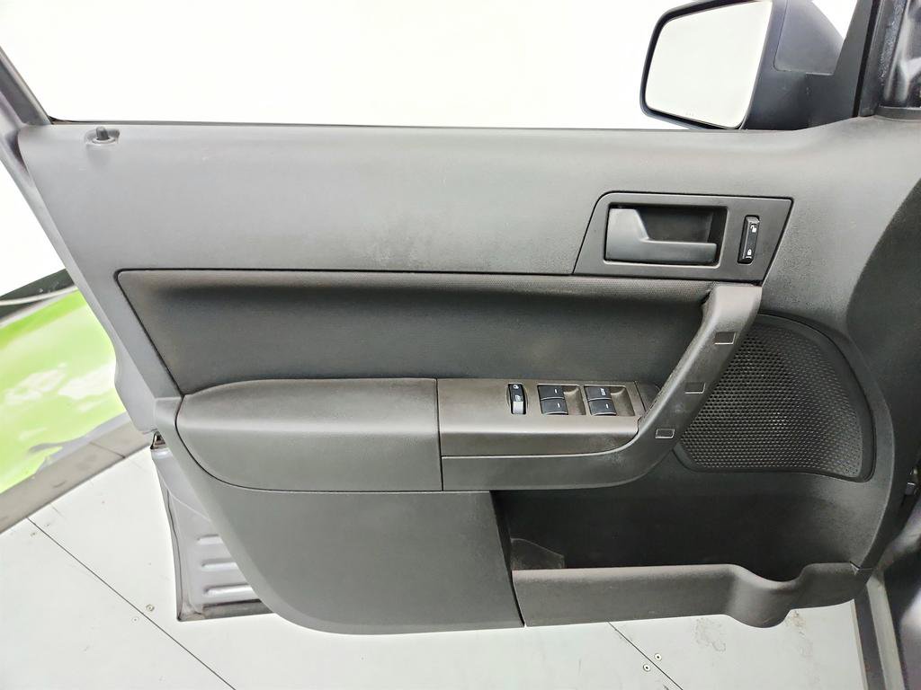 Used 2011 Ford Focus SE w/ 201A Rapid Spec Order Code FWD image 20