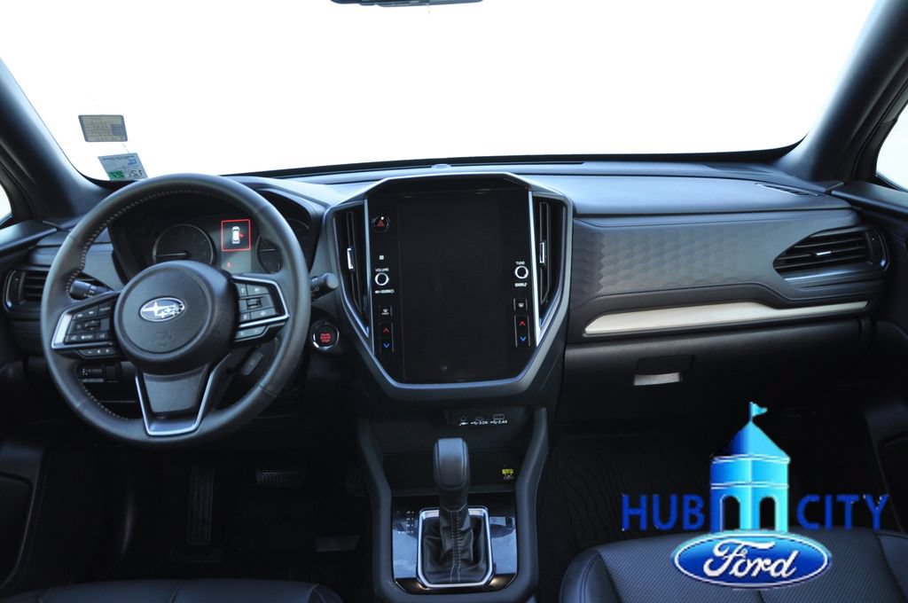 Used 2025 Subaru Forester Limited AWD/4WD image 17