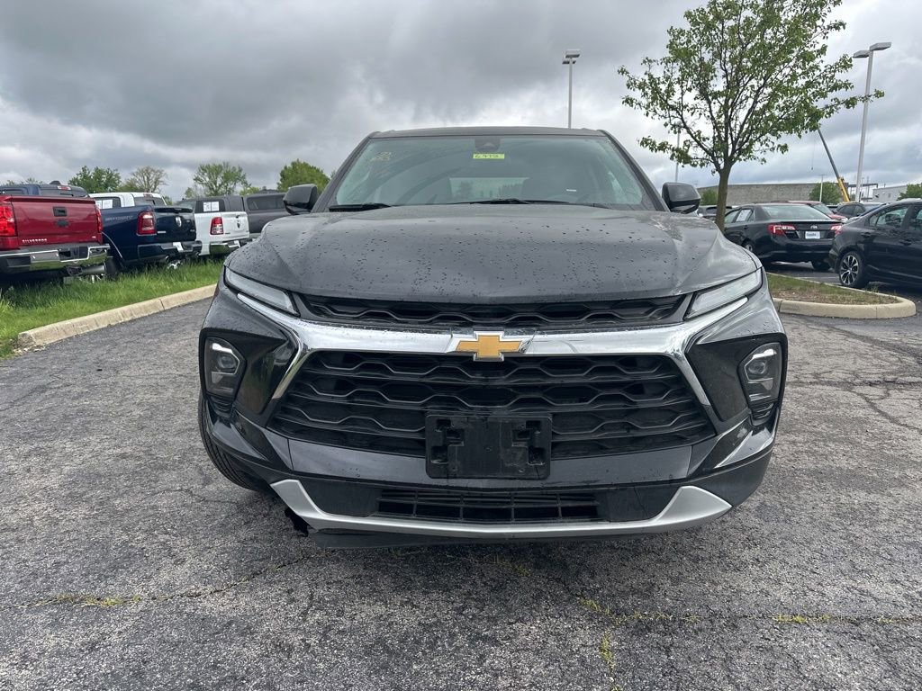 Used 2023 Chevrolet Blazer LT AWD/4WD image 2