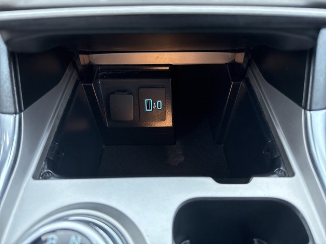 Used 2023 Ford Explorer XLT w/ Equipment Group 202A image 24