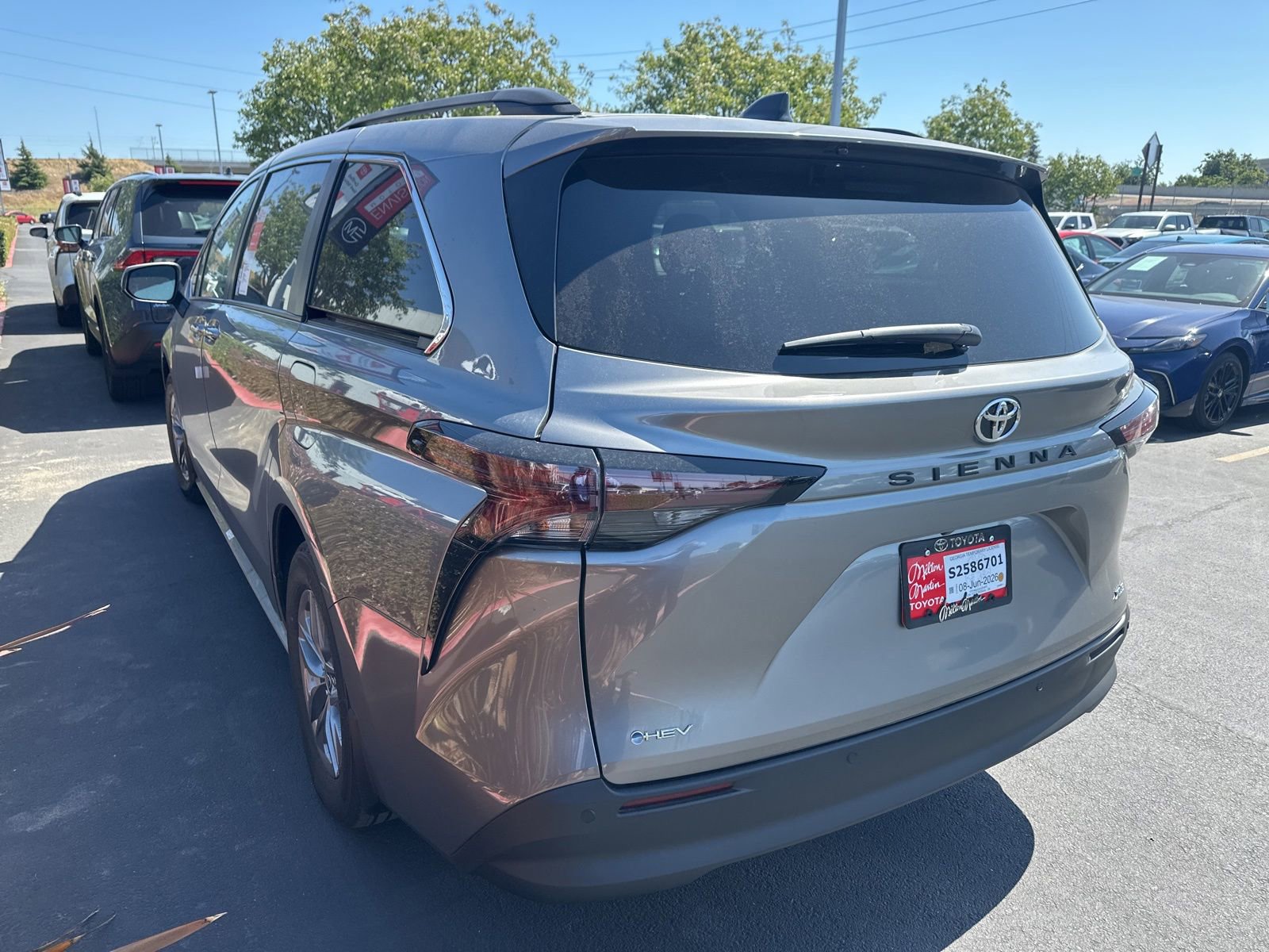 Certified 2026 Toyota Sienna XLE FWD image 3
