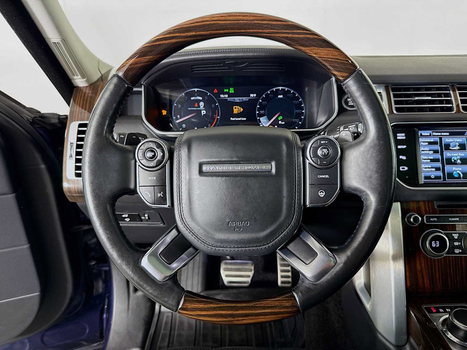 Used 2015 Land Rover Range Rover Supercharged AWD/4WD image 11