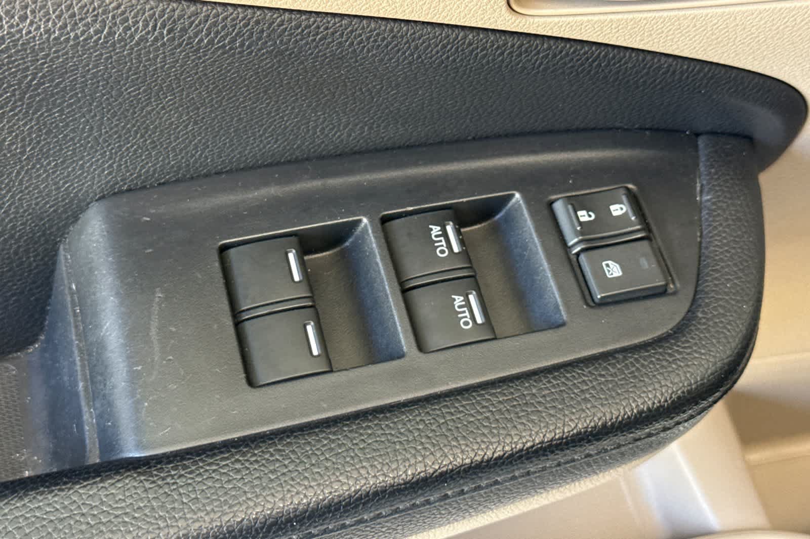 Used 2017 Honda Pilot EX-L image 13