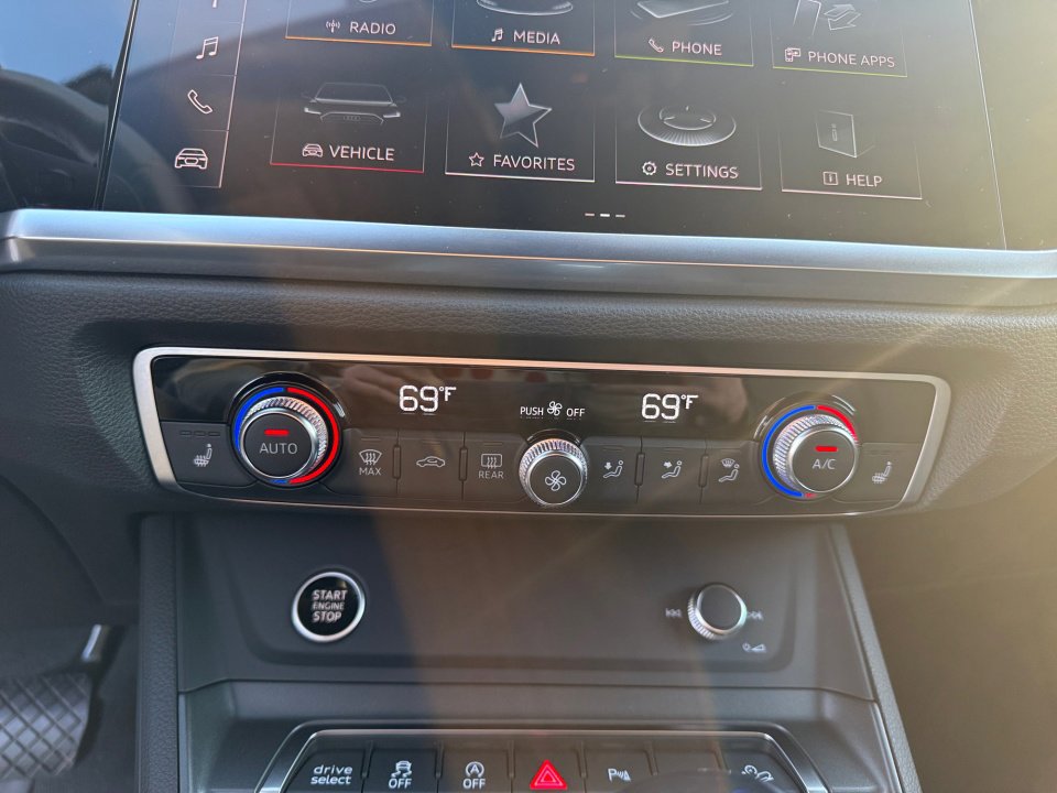 Certified 2024 Audi Q3 2.0T Premium Plus w/ Premium Plus Package image 18