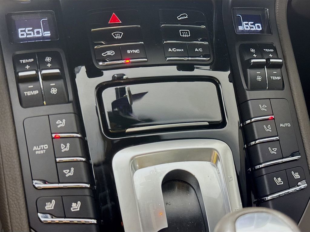 Used 2017 Porsche Cayenne S AWD/4WD image 18