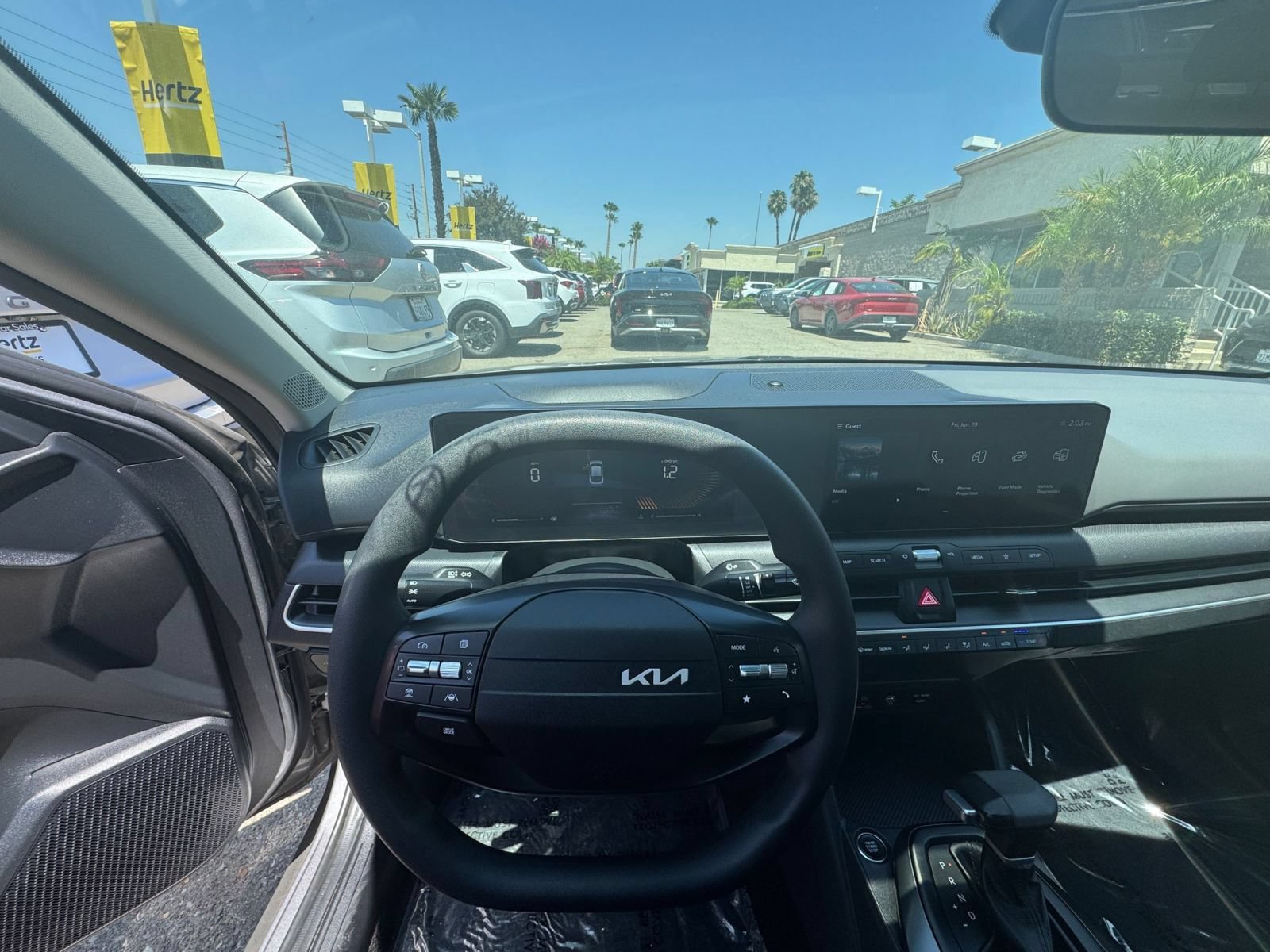 Used 2025 Kia K4 FWD image 32