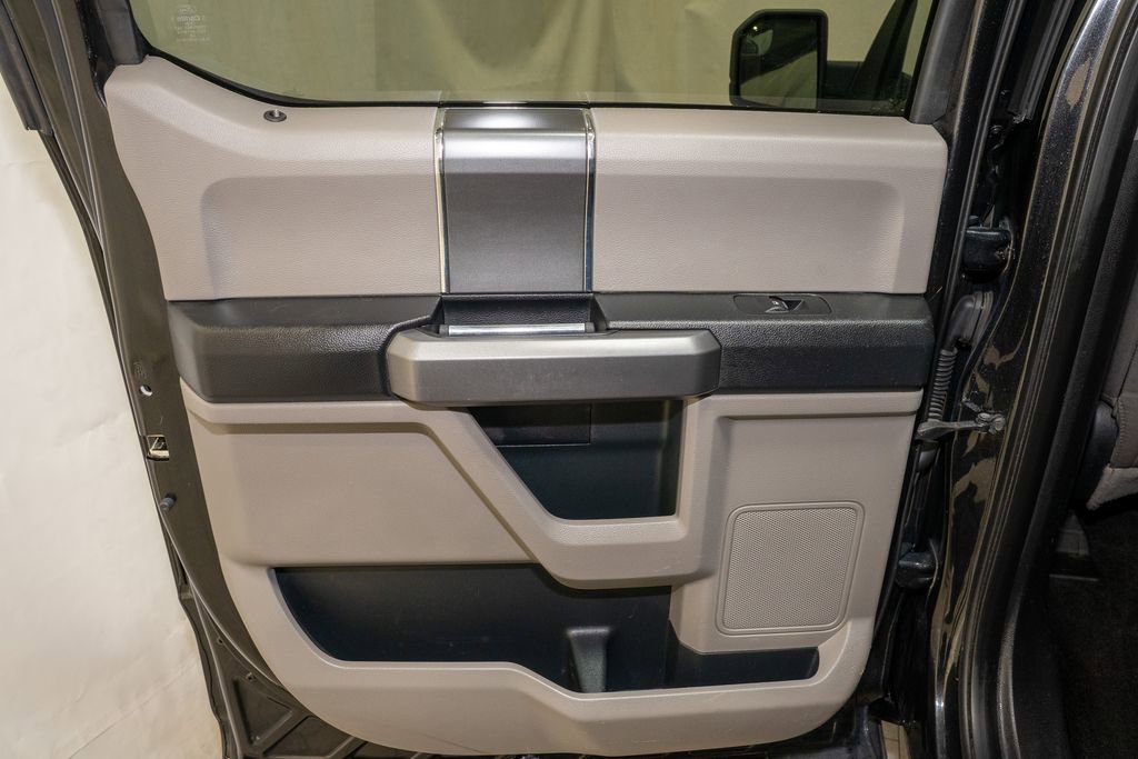 Used 2015 Ford F150 XLT w/ XTR Package image 8