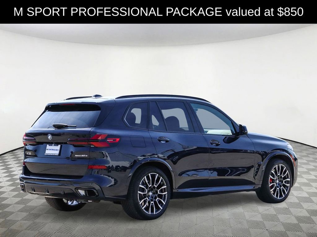 Used 2026 BMW X5 xDrive50e w/ M Sport Package AWD/4WD image 4