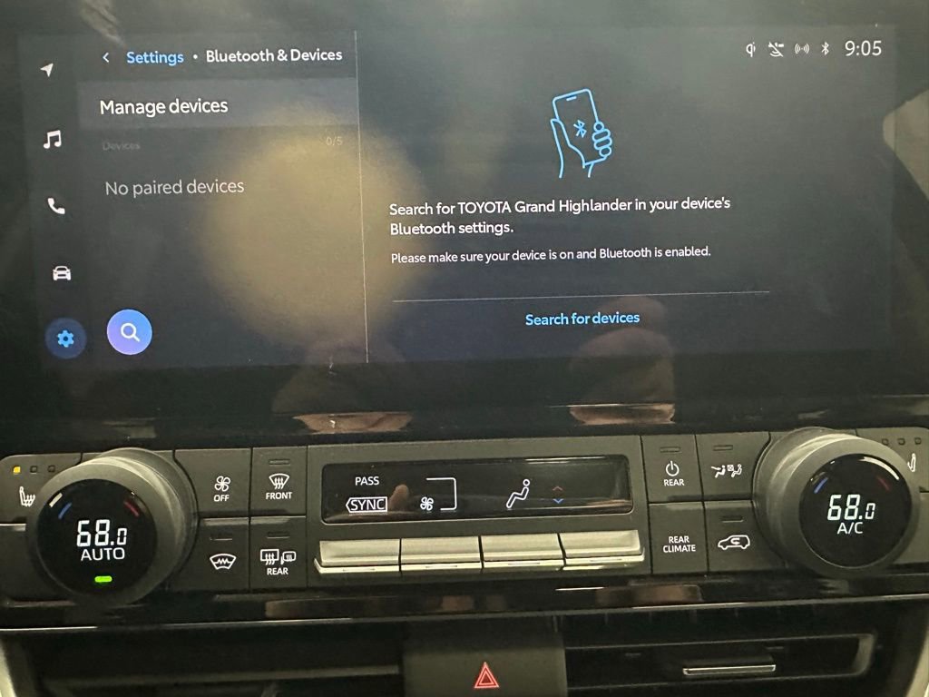 Used 2025 Toyota Grand Highlander AWD image 29