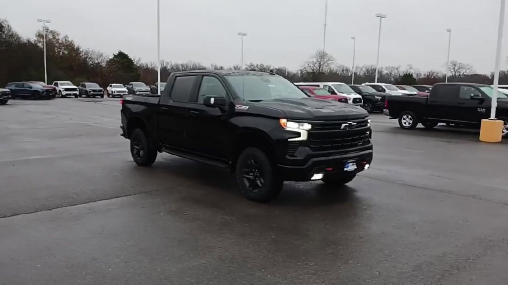 New 2026 Chevrolet Silverado 1500 LT Trail Boss w/ LT Trail Boss Premium Package AWD/4WD image 2