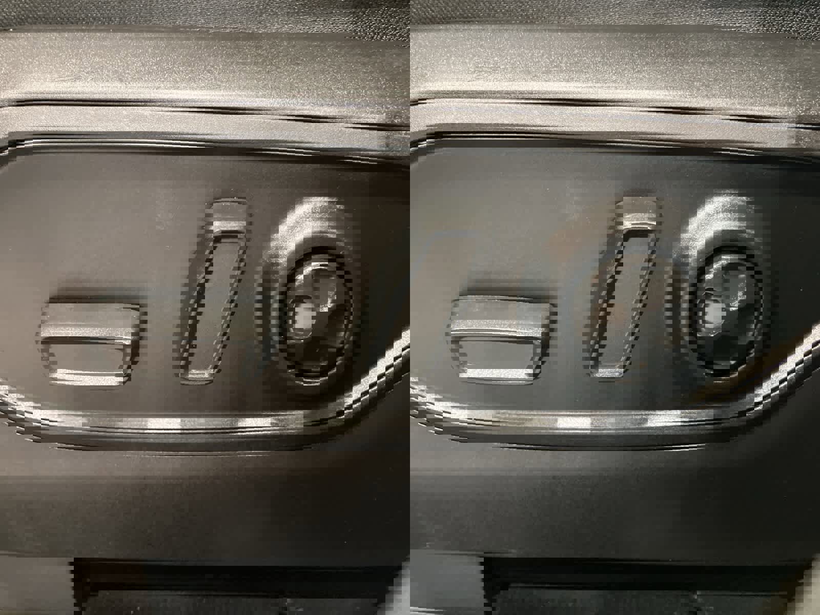 Used 2023 Jeep Grand Cherokee Limited w/ Luxury Tech Group II image 11