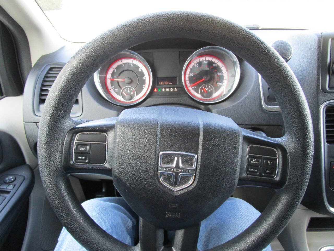 Used 2016 Dodge Grand Caravan SXT image 14