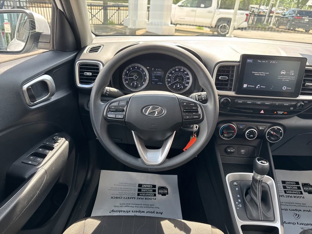 Used 2021 Hyundai Venue SE FWD image 26