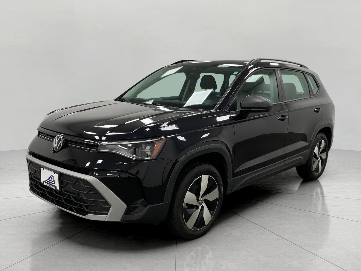 Used 2025 Volkswagen Taos S AWD/4WD image 9