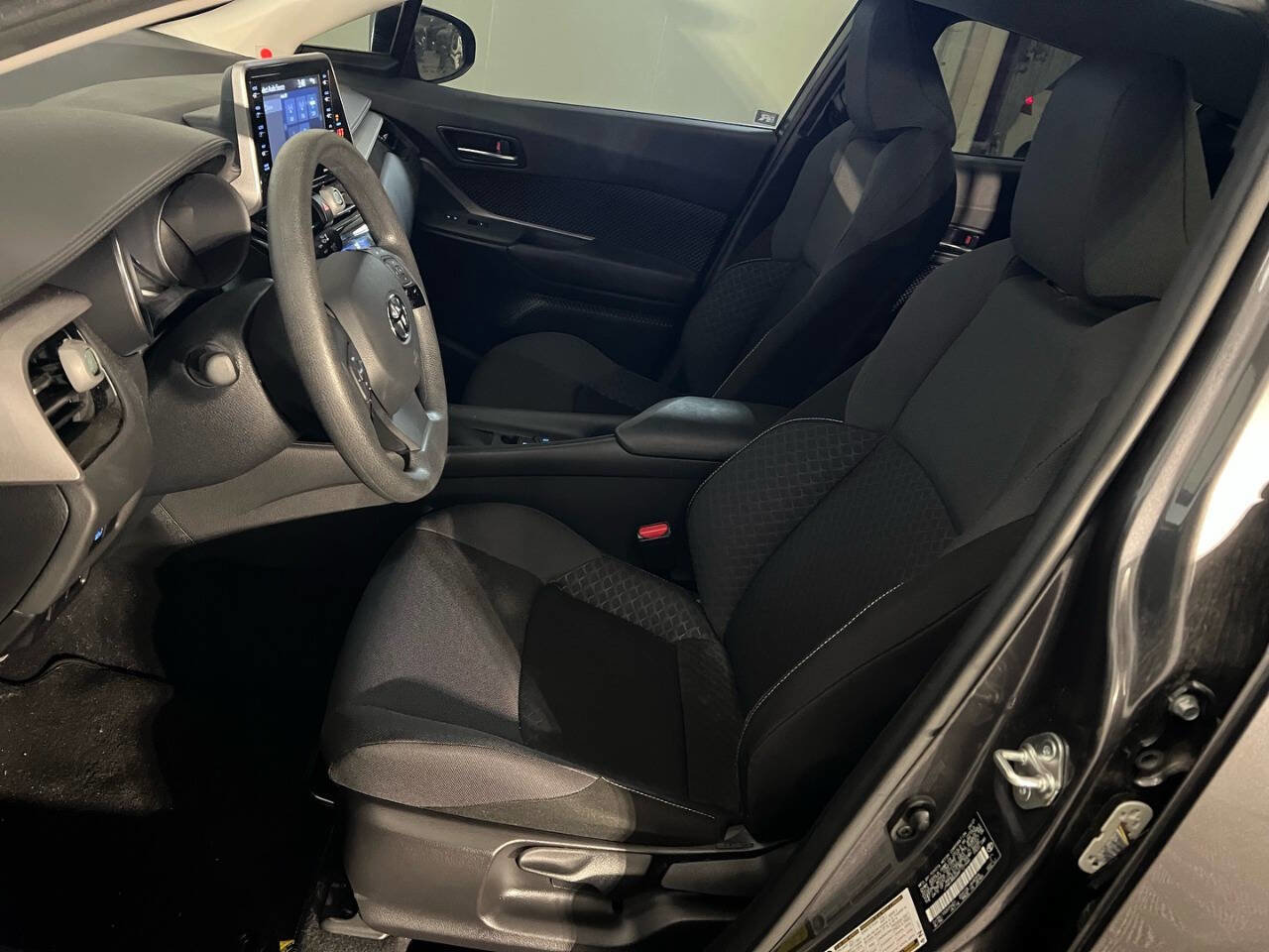 Used 2021 Toyota C-HR LE image 8