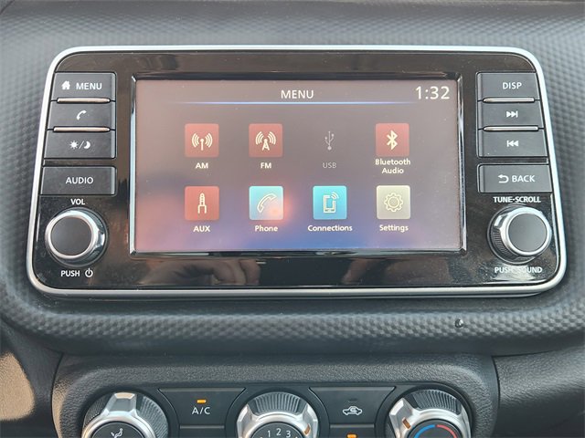 Used 2022 Nissan Kicks S image 16