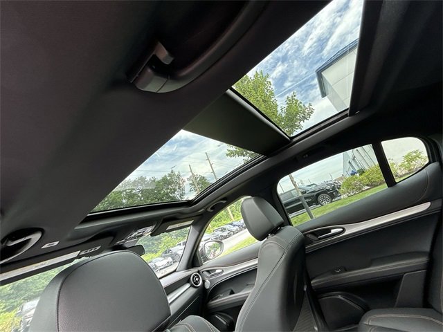 New 2025 Alfa Romeo Stelvio Sprint image 14