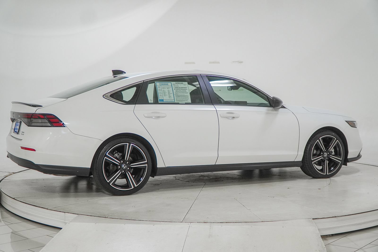 Used 2025 Honda Accord Sport image 11