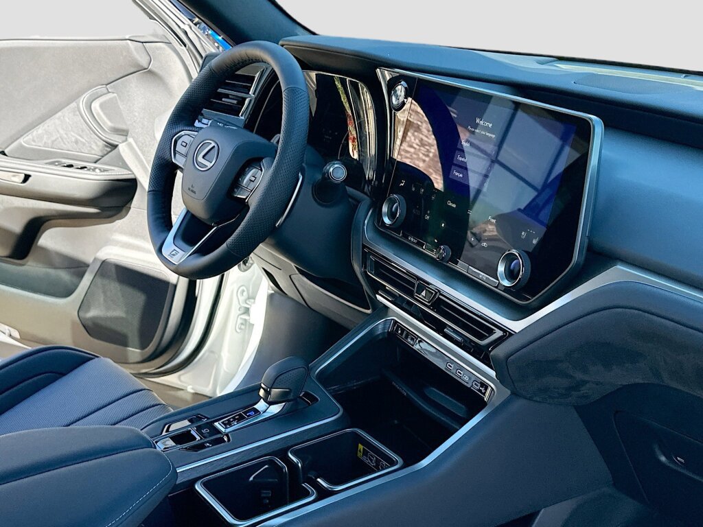 New 2026 Lexus TX 500h AWD image 5