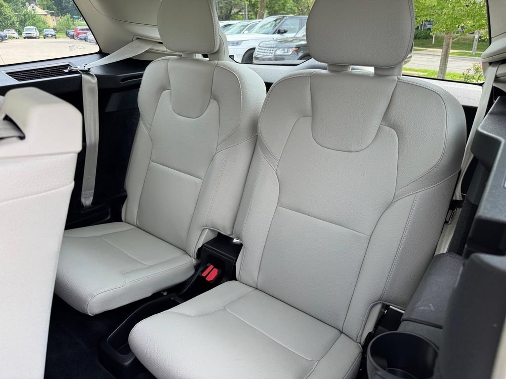 Certified 2023 Volvo XC90 B6 Plus w/ Protection Package AWD/4WD image 10