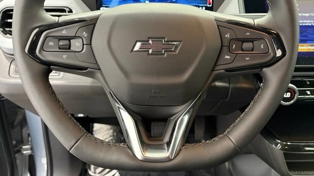 New 2027 Chevrolet Bolt LT w/ Comfort Package FWD image 32
