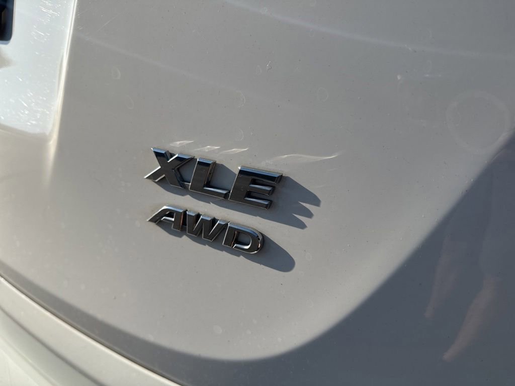 Used 2016 Toyota RAV4 XLE AWD/4WD image 10