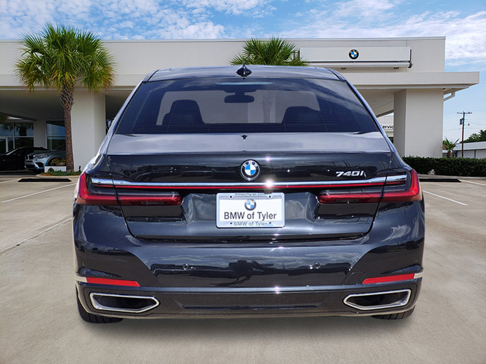 Used 2022 BMW 740i w/ Premium Package RWD image 5